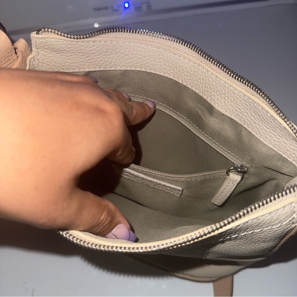 American Leather Co. Crowley Bucket Crossbody Beige & Tan - Picture 10 of 10